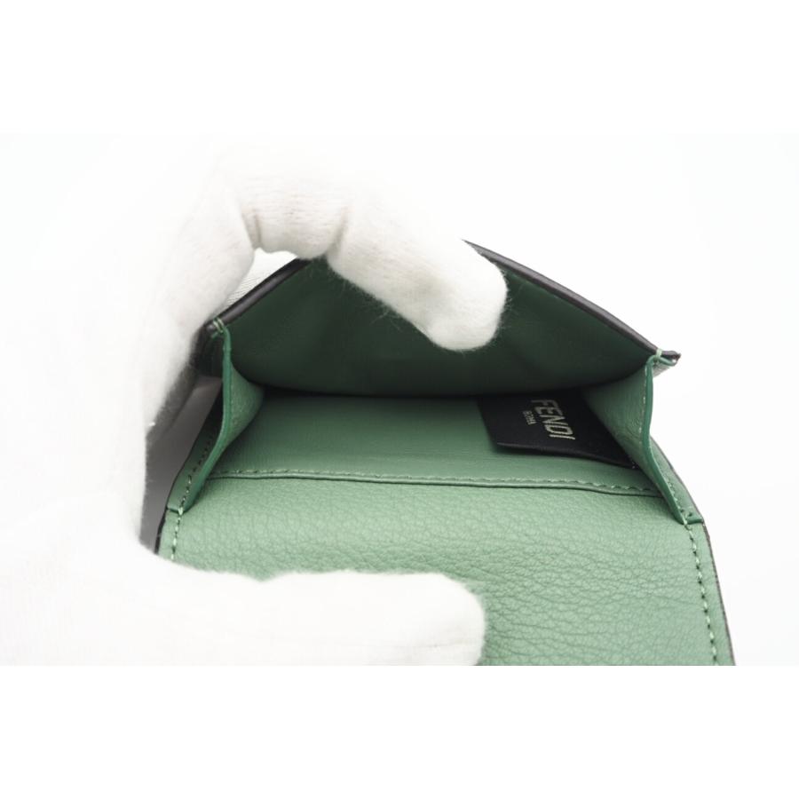 ☆安心の3大保証☆ Aランク ≪FENDI フェンディ/三つ折り財布≫ 8M0426