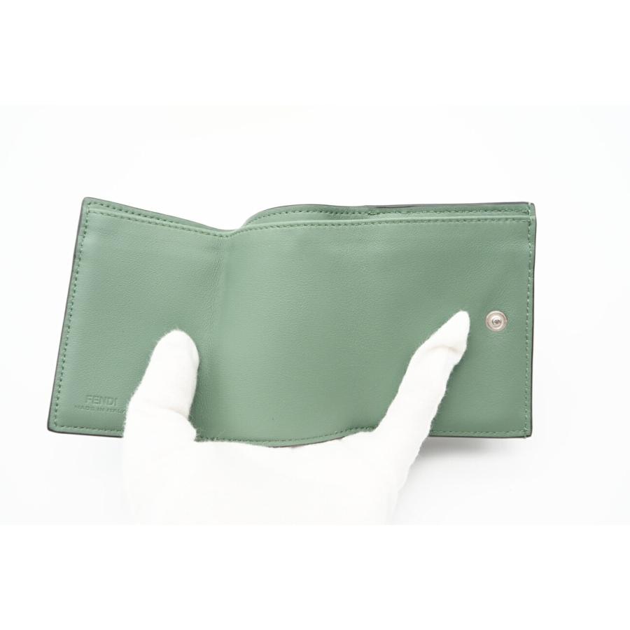 ☆安心の3大保証☆ Aランク ≪FENDI フェンディ/三つ折り財布≫ 8M0426