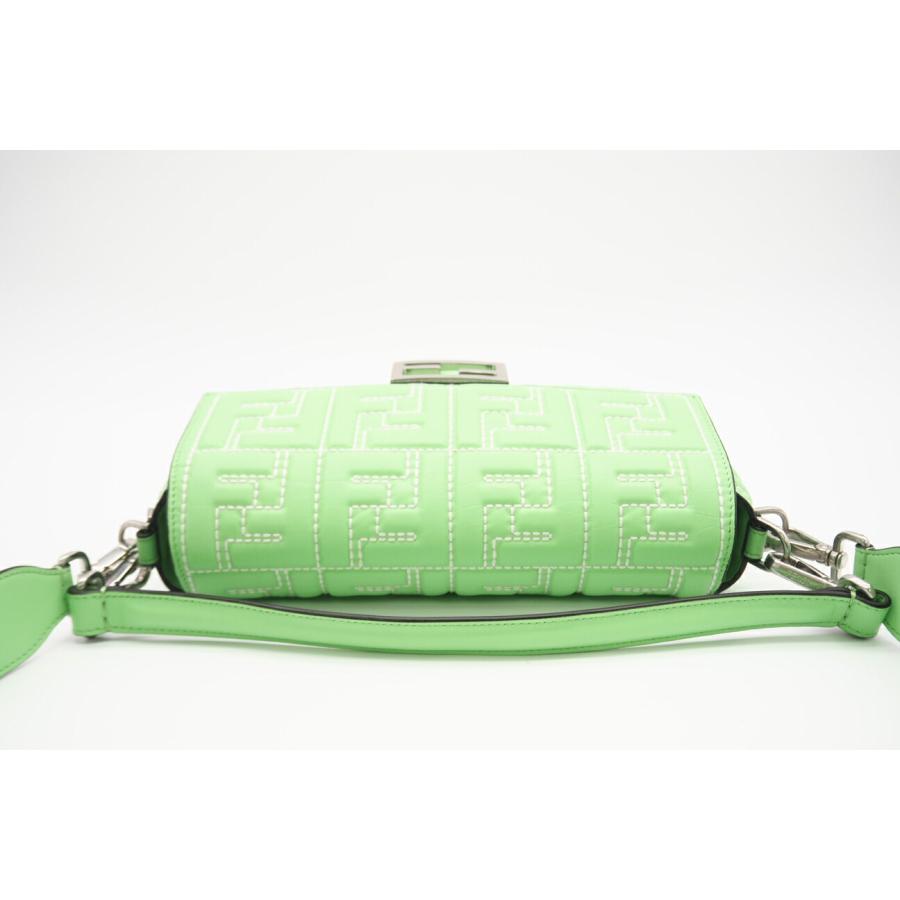 ☆安心の3大保証☆ Aランク ≪FENDI フェンディ/2WAYバッグ≫ 8BR600 ズッカ マンマバケット ミニ レザー ショルダー グリーン 極美品 送料無料 FENDI（フェンディ） ☆安心の3大保証☆ Aランク ≪FENDI フェンディ