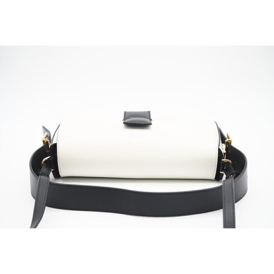 ★3日以内返品可★ FENDI フェンディ レザー バケット ツイスト ショルダーバッグ 8BR821 ホワイト ブラック FENDI（フェンディ） ☆3日以内返品可☆ レザー バケット ツイスト