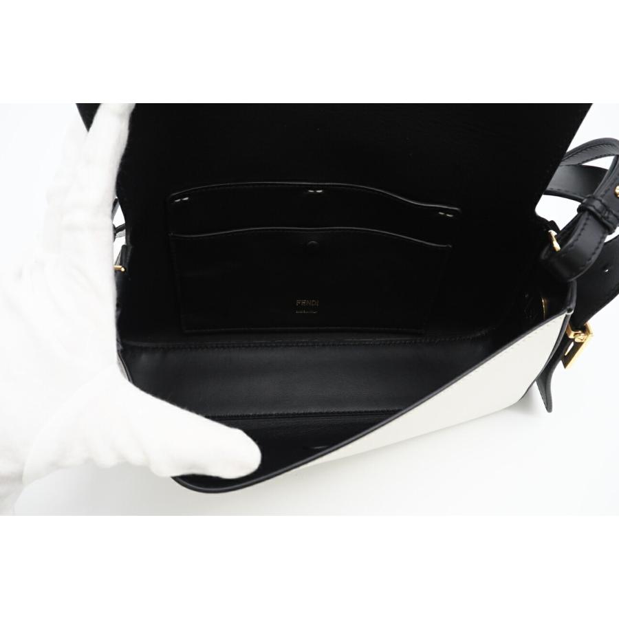 FENDI（フェンディ） ☆3日以内返品可☆ レザー バケット ツイスト