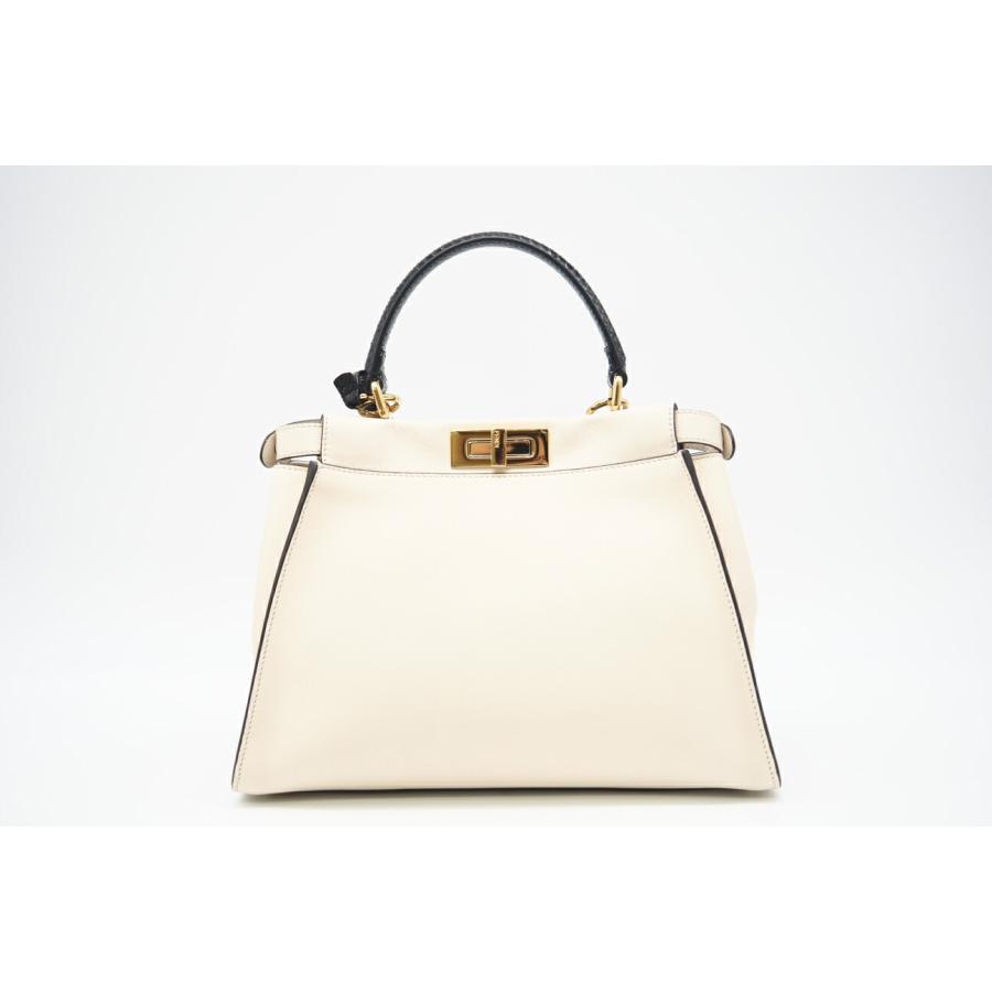 FENDI（フェンディ） ☆3日以内返品可☆ 8BN290 ピーカブー