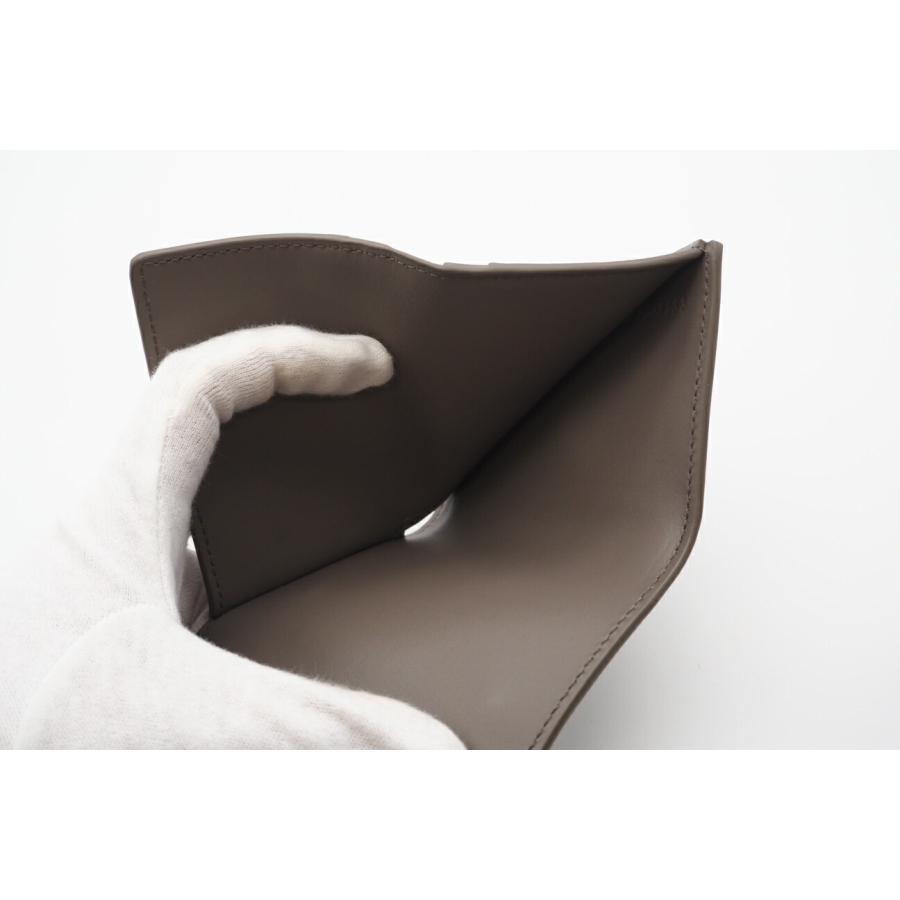 CELINE（セリーヌ） ☆3日以内返品可☆ 10I653 シャイニーカーフ