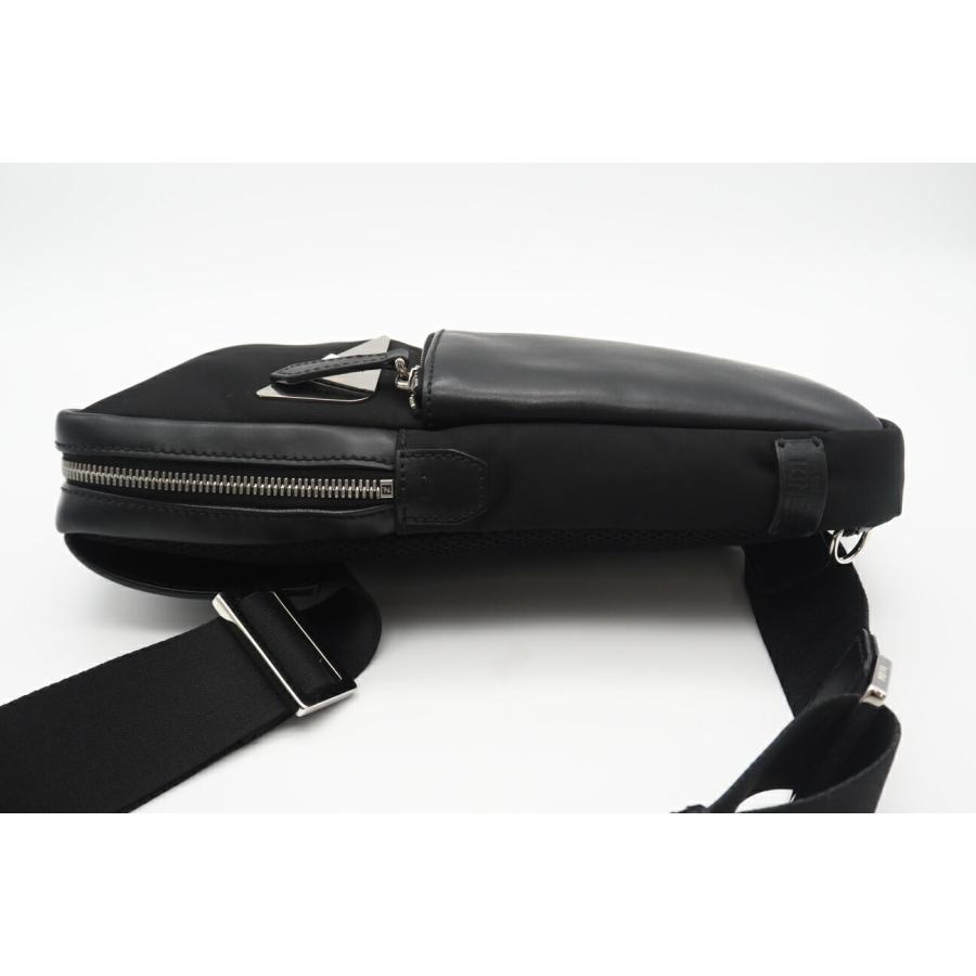 ☆安心の3大保証☆ Bランク ≪FENDI フェンディ/ボディバッグ≫ 7VZ033