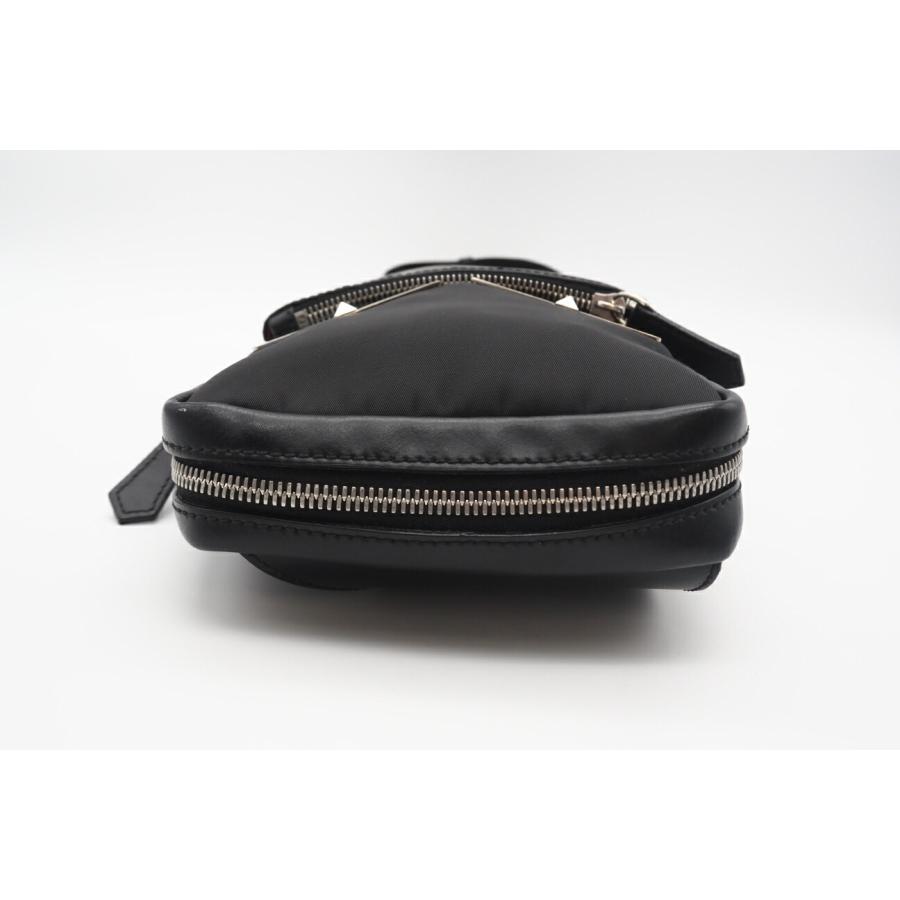 ☆安心の3大保証☆ Bランク ≪FENDI フェンディ/ボディバッグ≫ 7VZ033