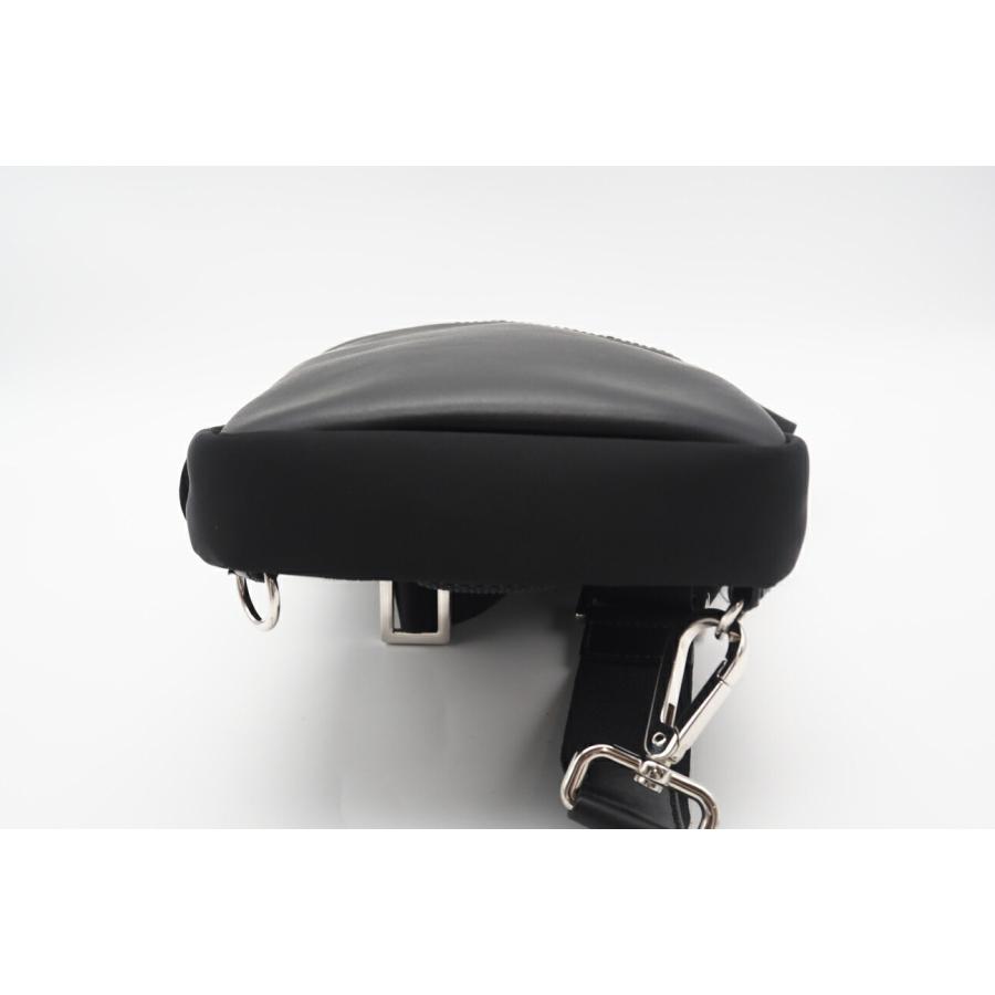 ☆安心の3大保証☆ Bランク ≪FENDI フェンディ/ボディバッグ≫ 7VZ033