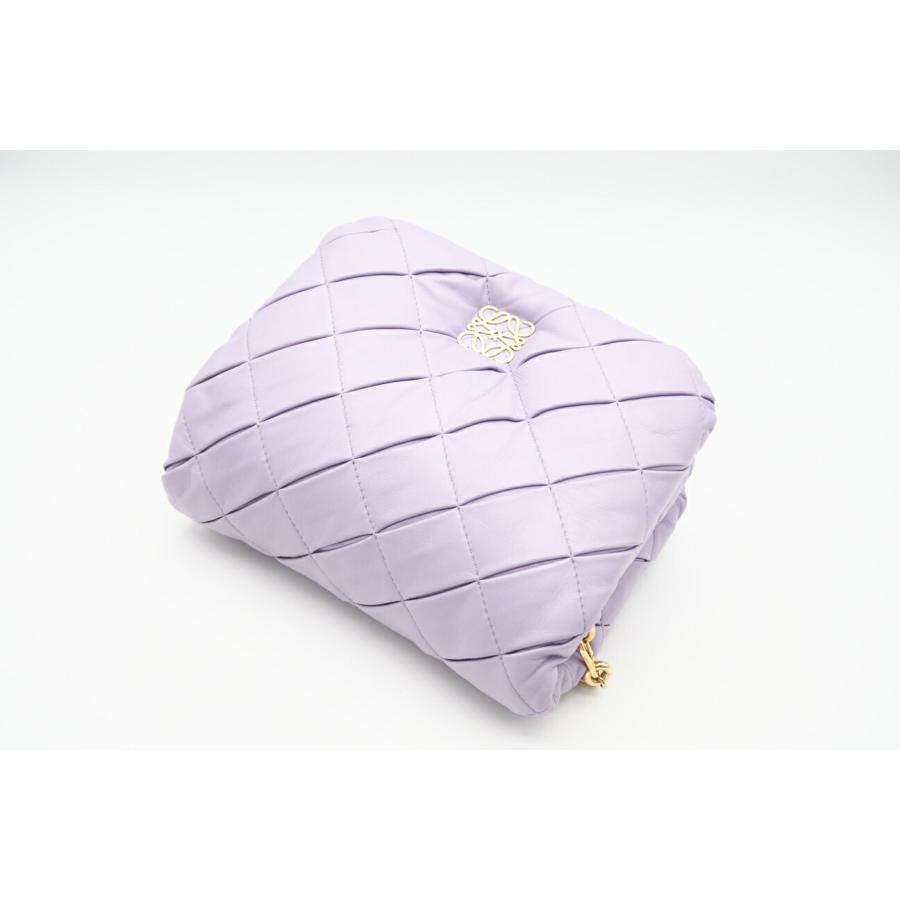 LOEWE（ロエベ） ☆3日以内返品可☆ A896P41X14 ラムスキン パファー