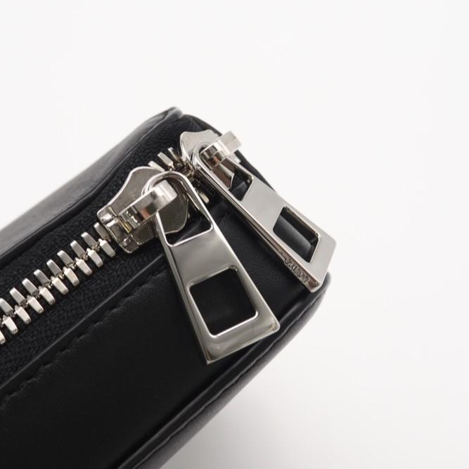 LOEWE（ロエベ） ☆3日以内返品可☆ C565S59X01 サテンカーフ