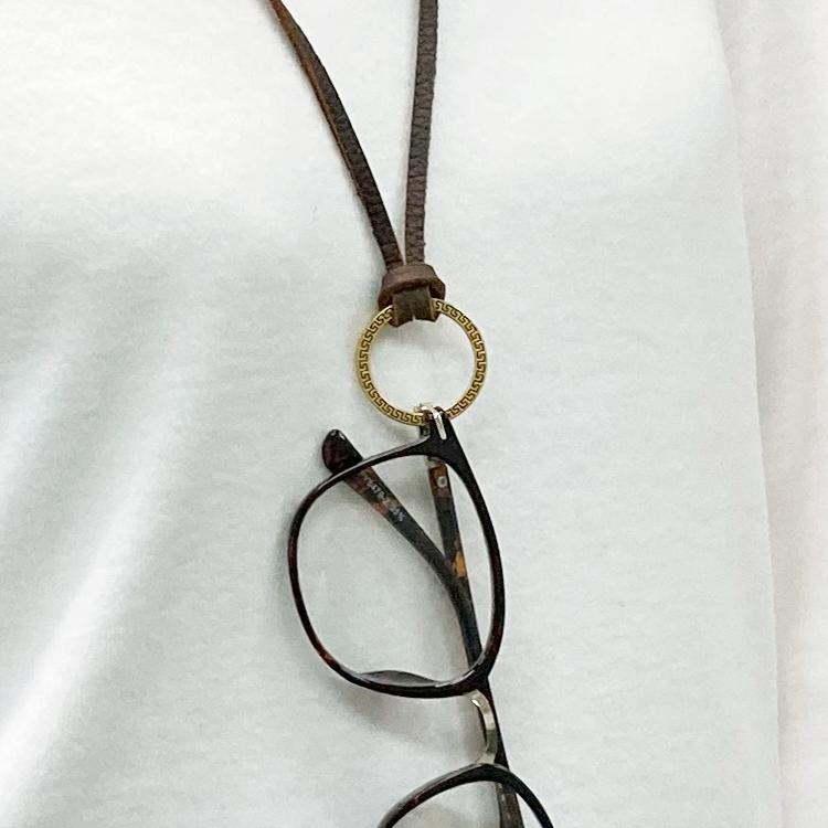 眼鏡ホルダー グラスホルダー メガネホルダー 牛革 レザー 調整可能