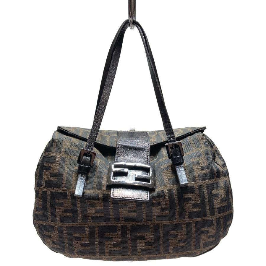 FENDI マンマバケット フェンディ、タイムレスなイットバッグの新作「マンマ バゲット