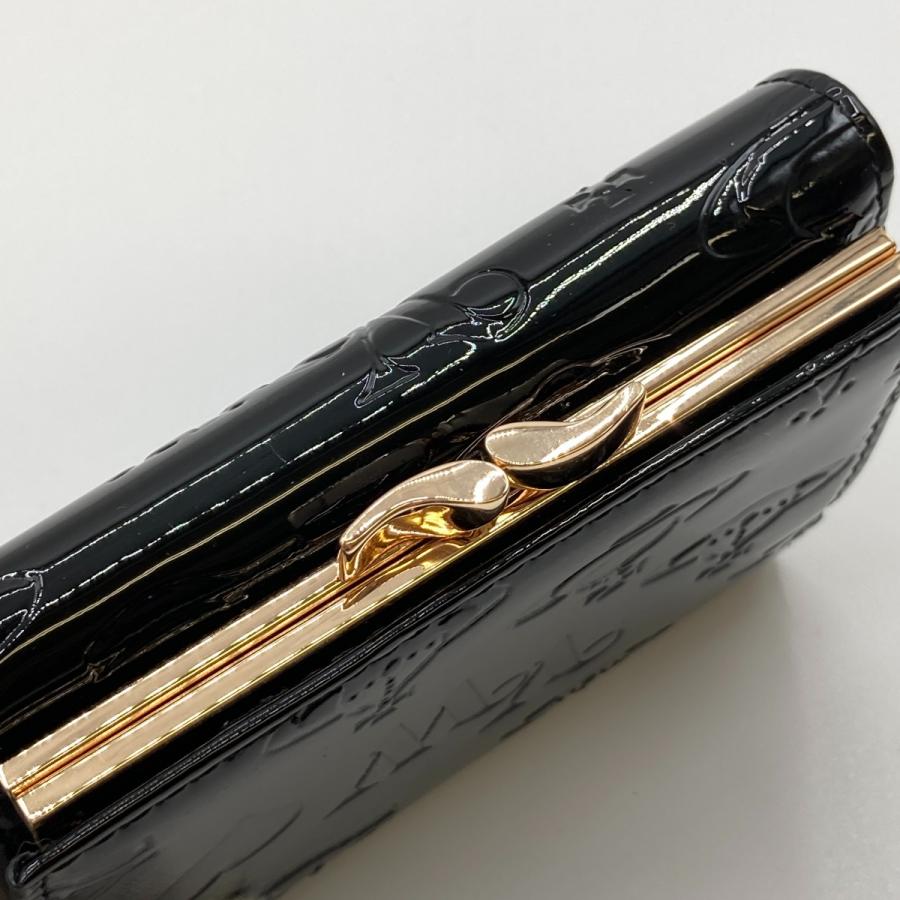 新品 ♡ Vivienne Westwood 913VW110 三折りエナメル黒 ◎◎ Vivienne Westwood ヴィヴィアン・ウエストウッド 3つ折り