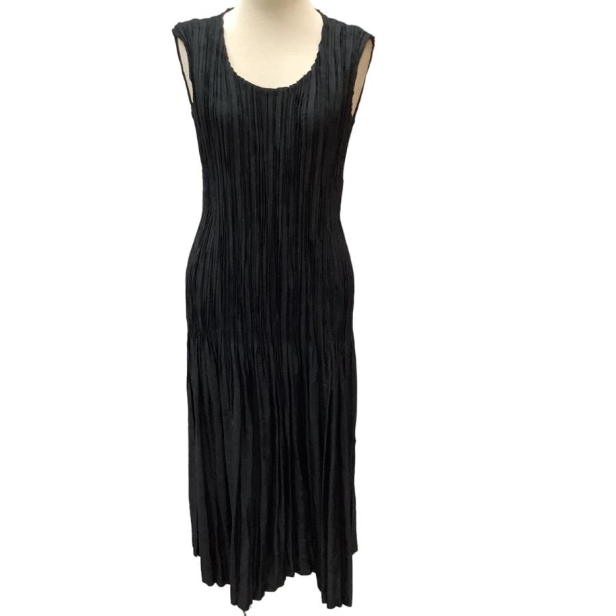 ISSEY MIYAKE（イッセイミヤケ） ♪♪ PLEATS 消しプリーツ ワンピース