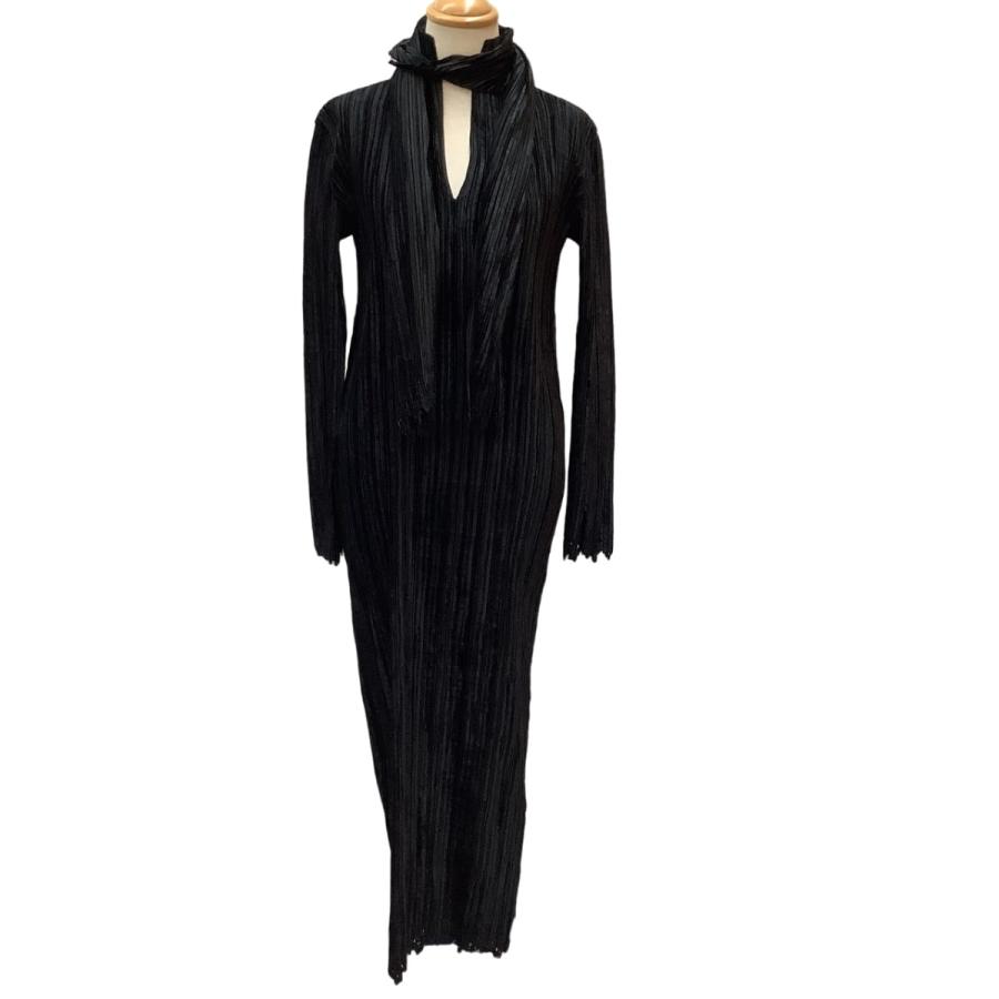 ISSEY MIYAKE（イッセイミヤケ） ストール付き ワンピース プリーツ