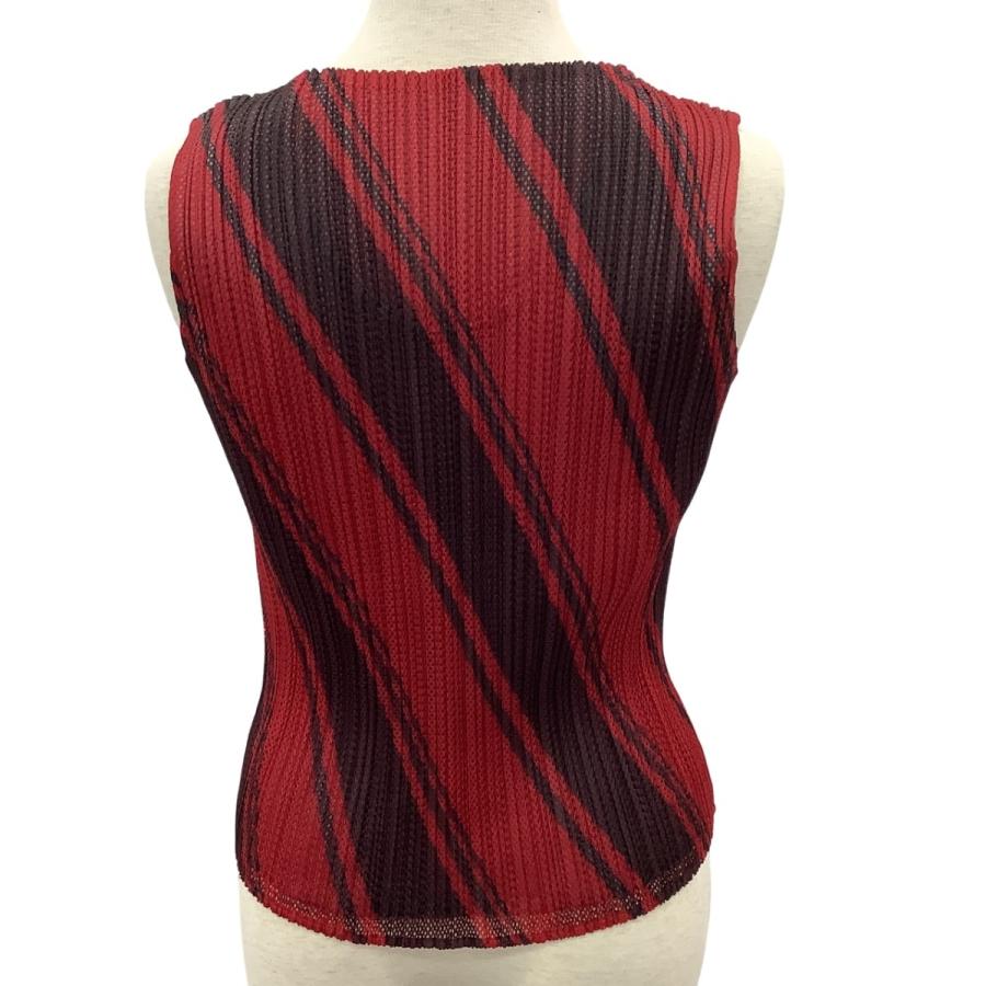 ISSEY MIYAKE（イッセイミヤケ） PLEATS PLEASE ノースリーブ 