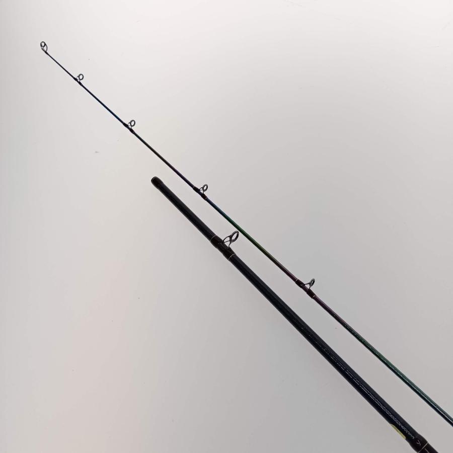 □□ SHIMANO シマノ 18ワールドシャウラ 1702R-2 38115 やや傷や汚れ
