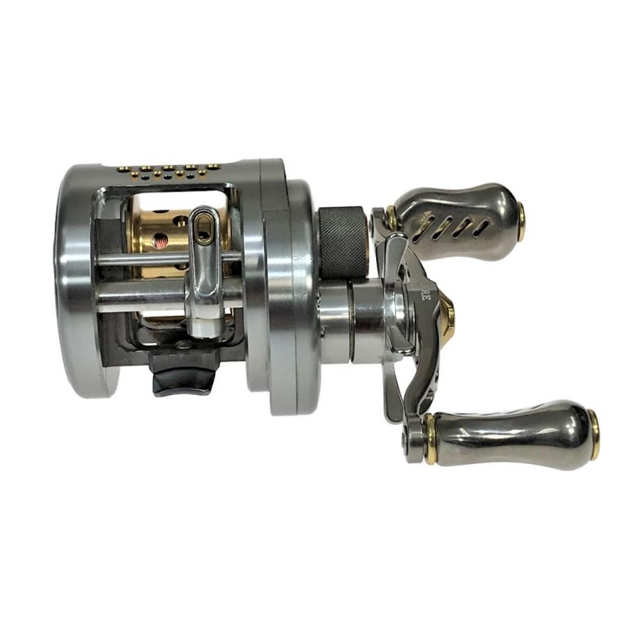 SHIMANO シマノ 04カルカッタコンクエスト 101DC LIVREハンドル交換