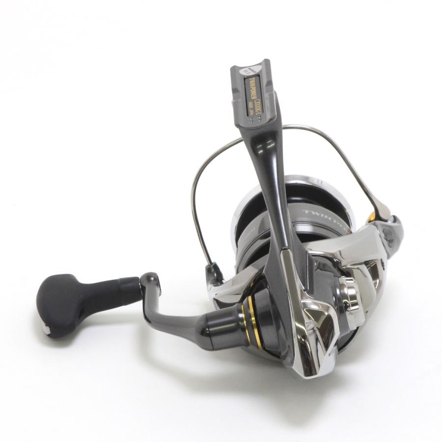 SHIMANO シマノ 24TWIN POWER C3000XG スピニングリール 目立った傷や