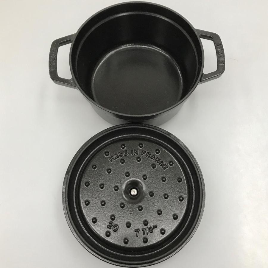 STAUB ストウブ キッチン雑貨 鍋 鉄鍋 目立った傷や汚れなし STAUB
