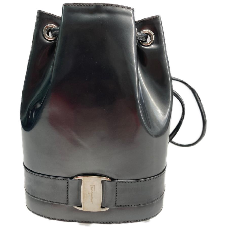 ○○ Ferragamo フェラガモ リュック エナメル AQ-216702 グレー やや 
