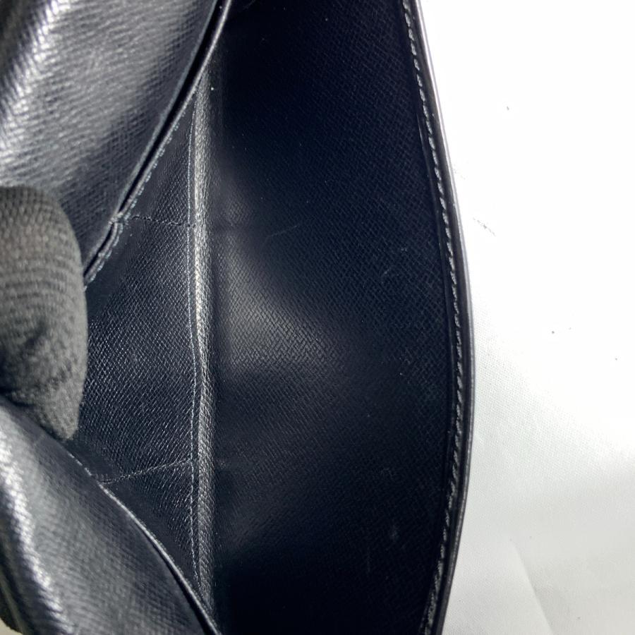 LOUIS VUITTON（ルイ・ヴィトン） エピ 二つ折り財布 ブラック 全体的