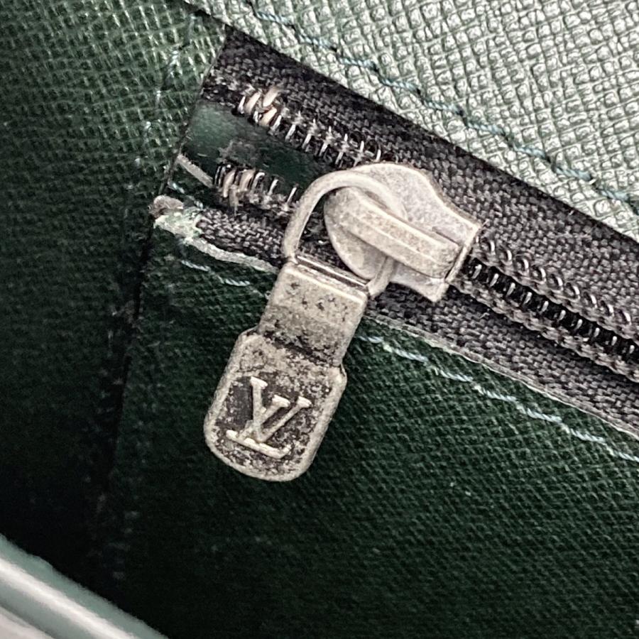 LOUIS VUITTON（ルイ・ヴィトン） タイガ ボルガ M30204 エピセア 