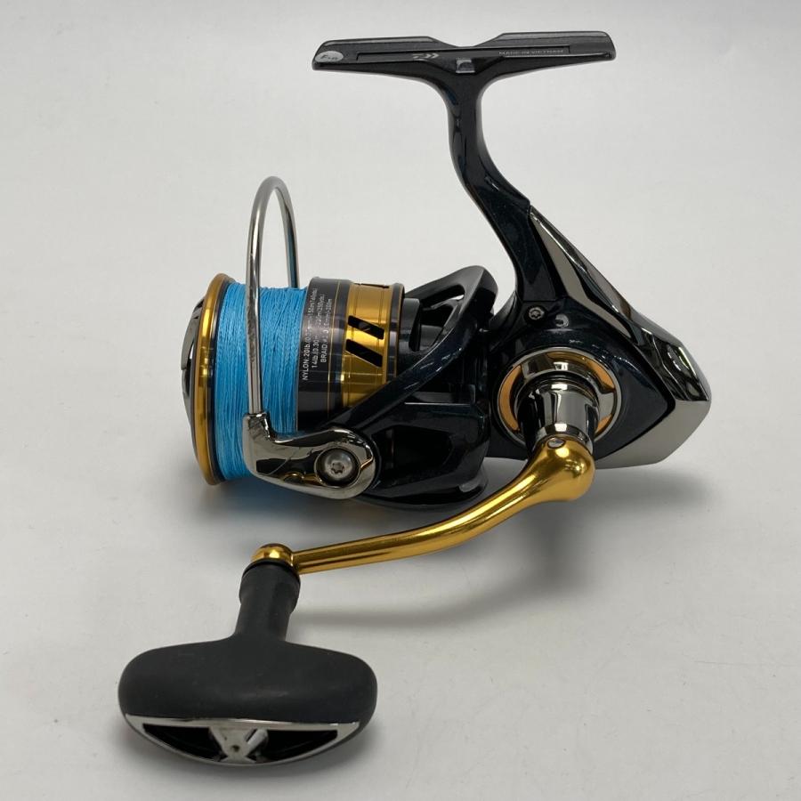 DAIWA ダイワ 18 レガリス LT 4000-CXH 060019 スピニングリール やや