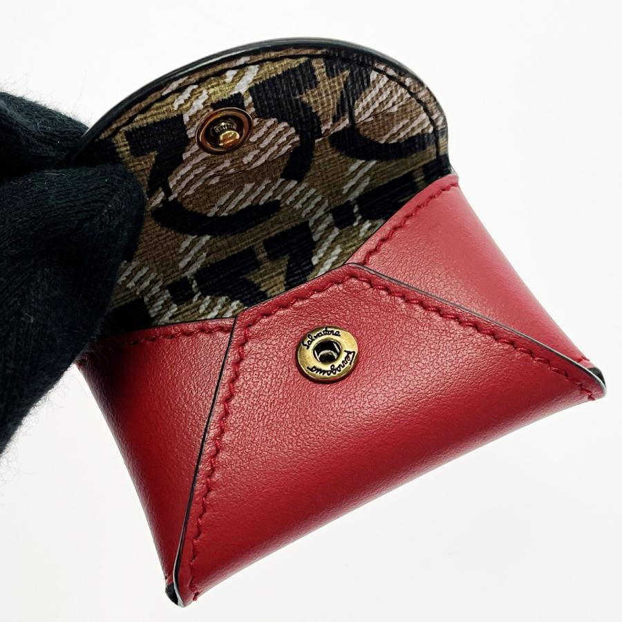 Salvatore Ferragamo サルヴァトーレフェラガモ ガンチーニ レッド系