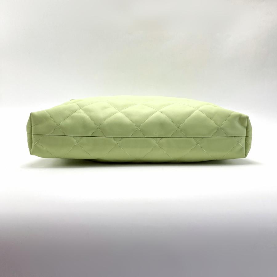 CHANEL シャネル マトラッセ マキシ ホーボーバッグ AS4617 B14999 NS835 ライトグリーン系 ショルダーバッグ やや傷や汚れありの画像