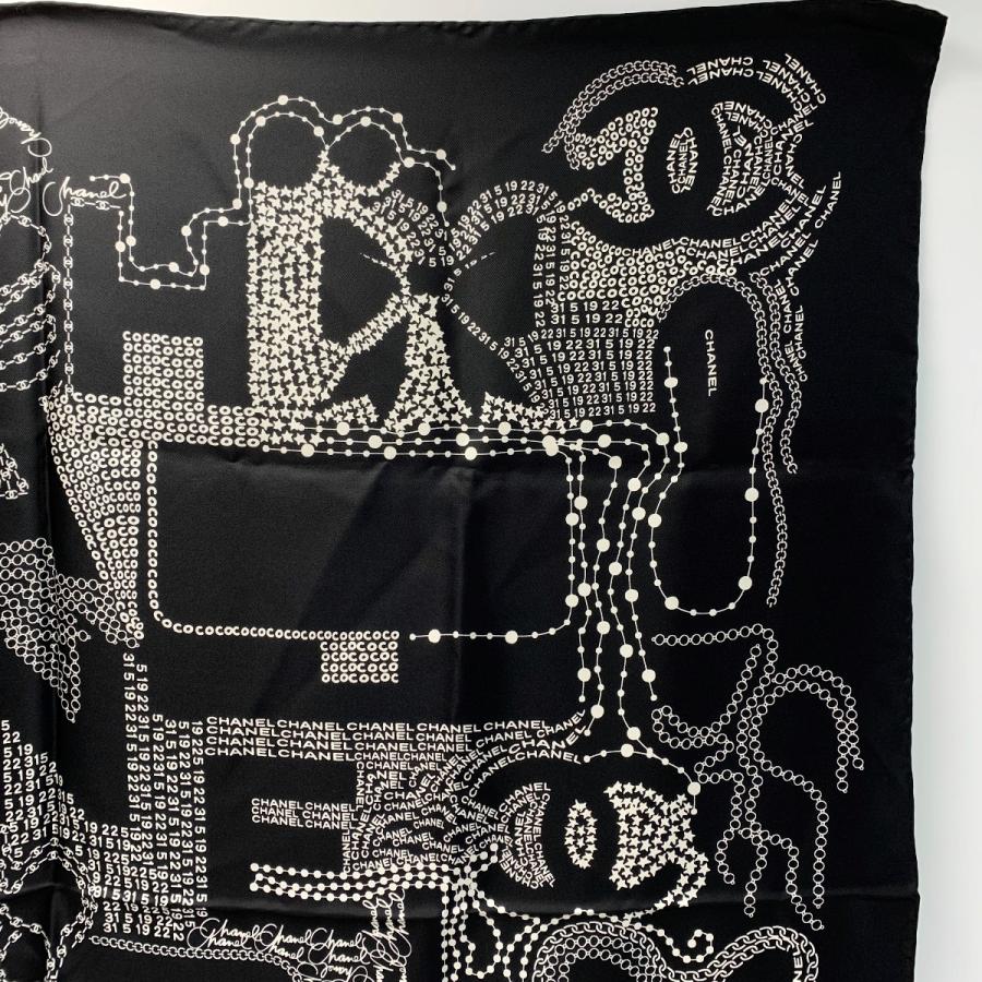 CHANEL（シャネル） ロゴ シルク ブラック×ホワイト 大判スカーフ