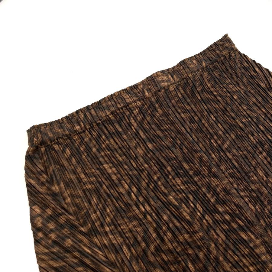 ISSEY MIYAKE（イッセイミヤケ） PLEATS PLEASE プリーツ 変形スカート