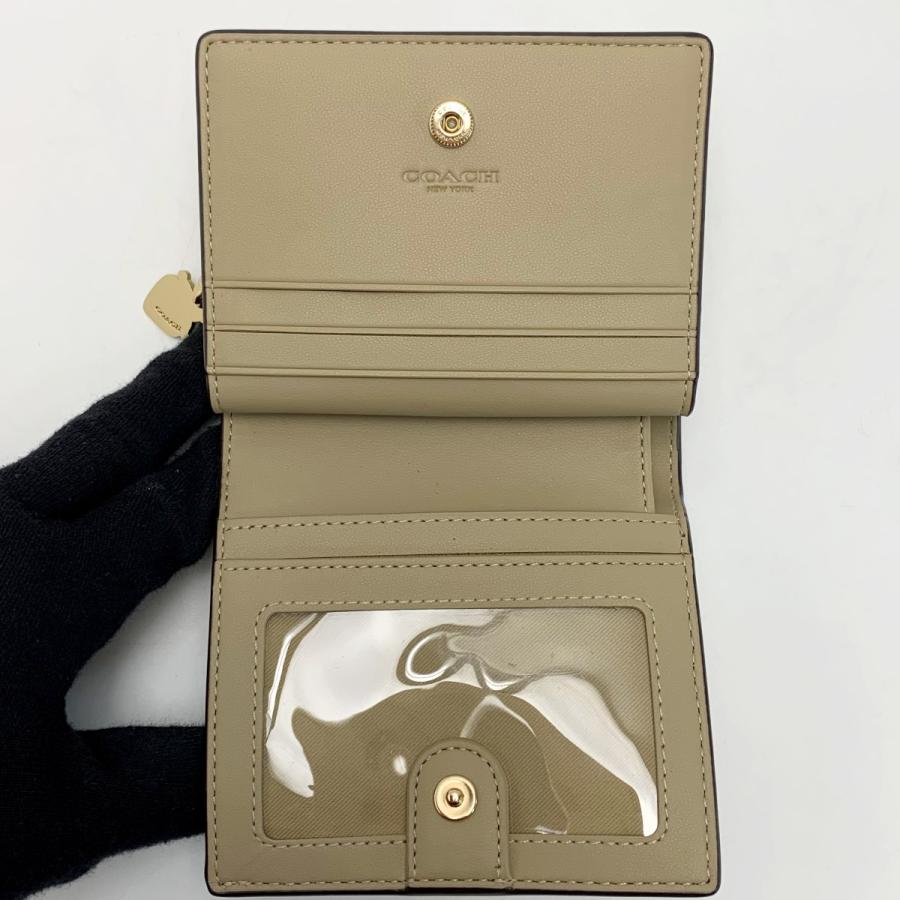 COACH（コーチ） ストロベリー 苺 CAP18 アイボリー 2つ折り財布
