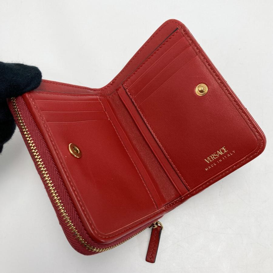 VERSACE ヴェルサーチ　キルティング　レザー 二つ折り財布　メデューサ VERSACE ベルサーチ メデューサ キルティング 2つ折り財布 レッド
