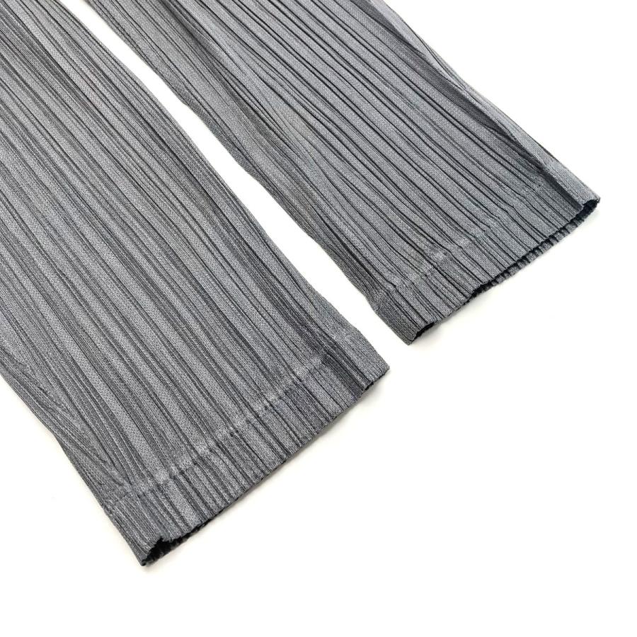 ISSEY MIYAKE（イッセイミヤケ） PLEATS PLEASE プリーツ パンツ