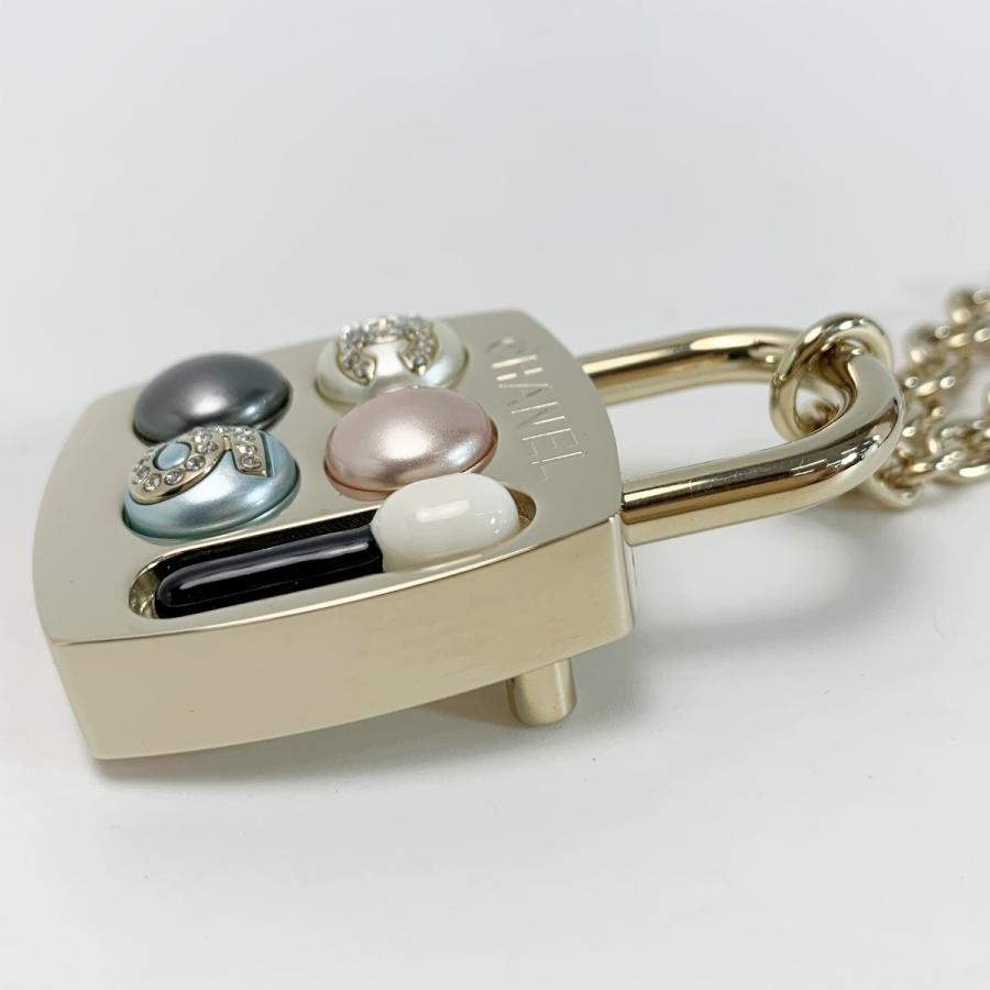 CHANEL（シャネル） ブローチ メイクパレット ココマーク・No.5ロゴ