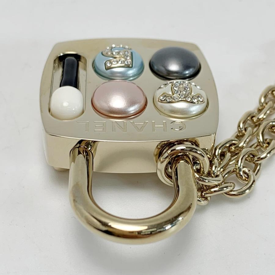 CHANEL（シャネル） ブローチ メイクパレット ココマーク・No.5ロゴ