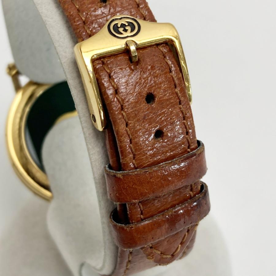 GUCCI（グッチ） ローマン文字盤 デイト 7200M ホワイト クォーツ