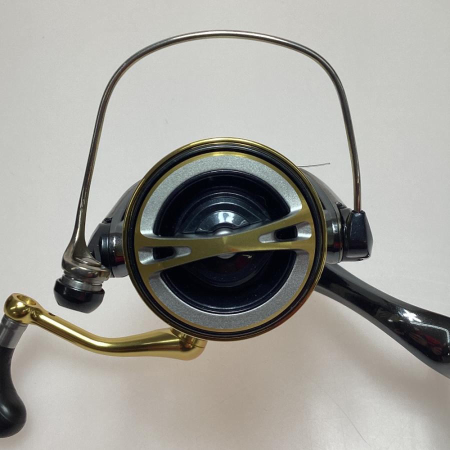 SHIMANO シマノ 14ステラSTELLA 3000HGM スピニングリール キズ SHIMANO シマノ 14ステラSTELLA 3000HGM スピニングリール キズ