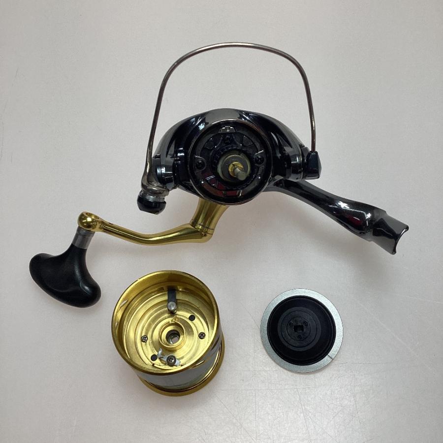 SHIMANO シマノ 14ステラSTELLA 3000HGM スピニングリール キズ SHIMANO シマノ 14ステラSTELLA 3000HGM スピニングリール キズ