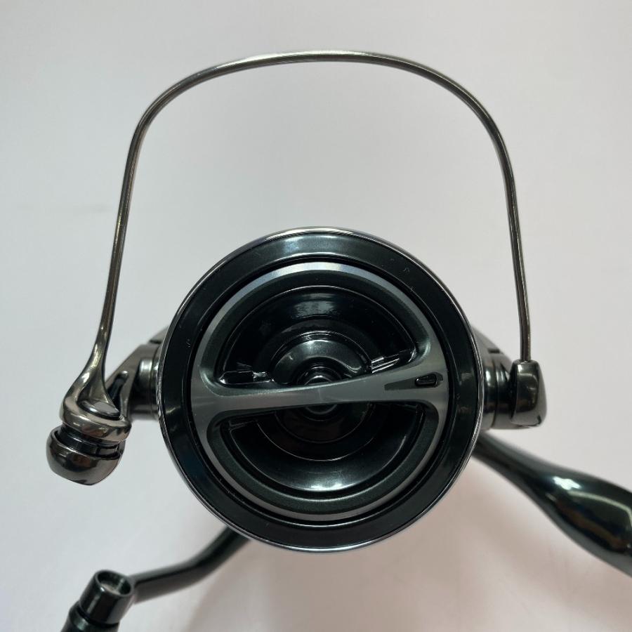 SHIMANO シマノ 22ステラ4000M 043948 目立った傷や汚れなし SHIMANO シマノ 22ステラ4000M 043948 目立った傷や汚れなし