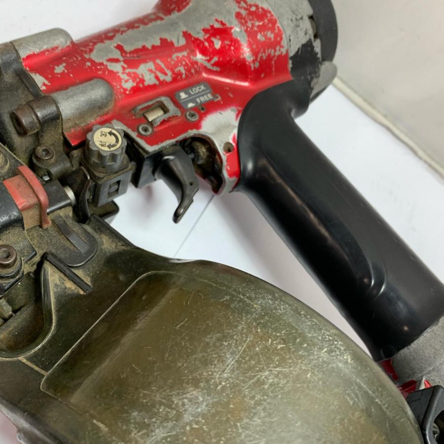 ♭♭MAKITA マキタ 高圧釘打機　型番不明 レッド ♭♭ MAKITA マキタ 高圧釘打機 型番不明 レッド 傷や汚れあり