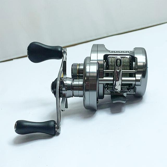 SHIMANO シマノ 17カルカッタコンクエストBFS HG-R ベイトリール SHIMANO シマノ 17カルカッタコンクエストBFS HG-R ベイトリール