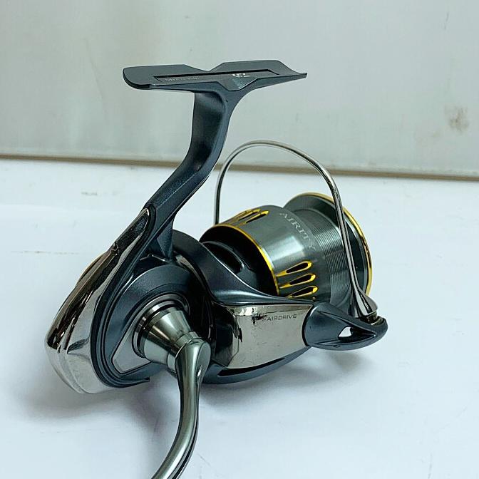 DAIWA ダイワ 23エアリティ LT3000-H スピニングリール やや傷や汚れ
