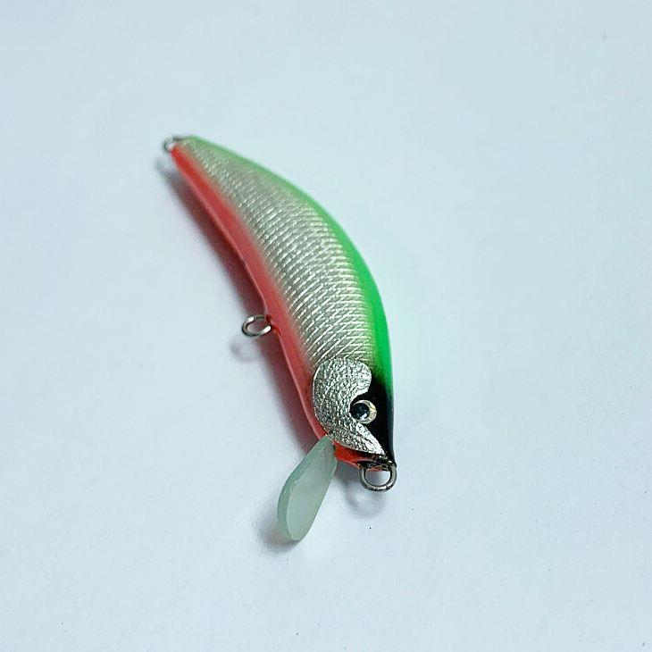 ★★ MOJO handmadewaorks ルアー 約2.0ｇ 約5cm グリーン系 x オレンジ系 目立った傷や汚れなしの画像