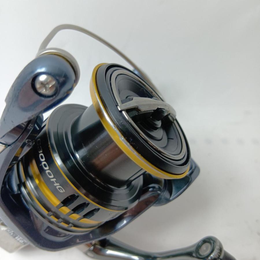 SHIMANO シマノ スピニングリール 043337 21アルテグラ C3000HG  傷や汚れありの画像