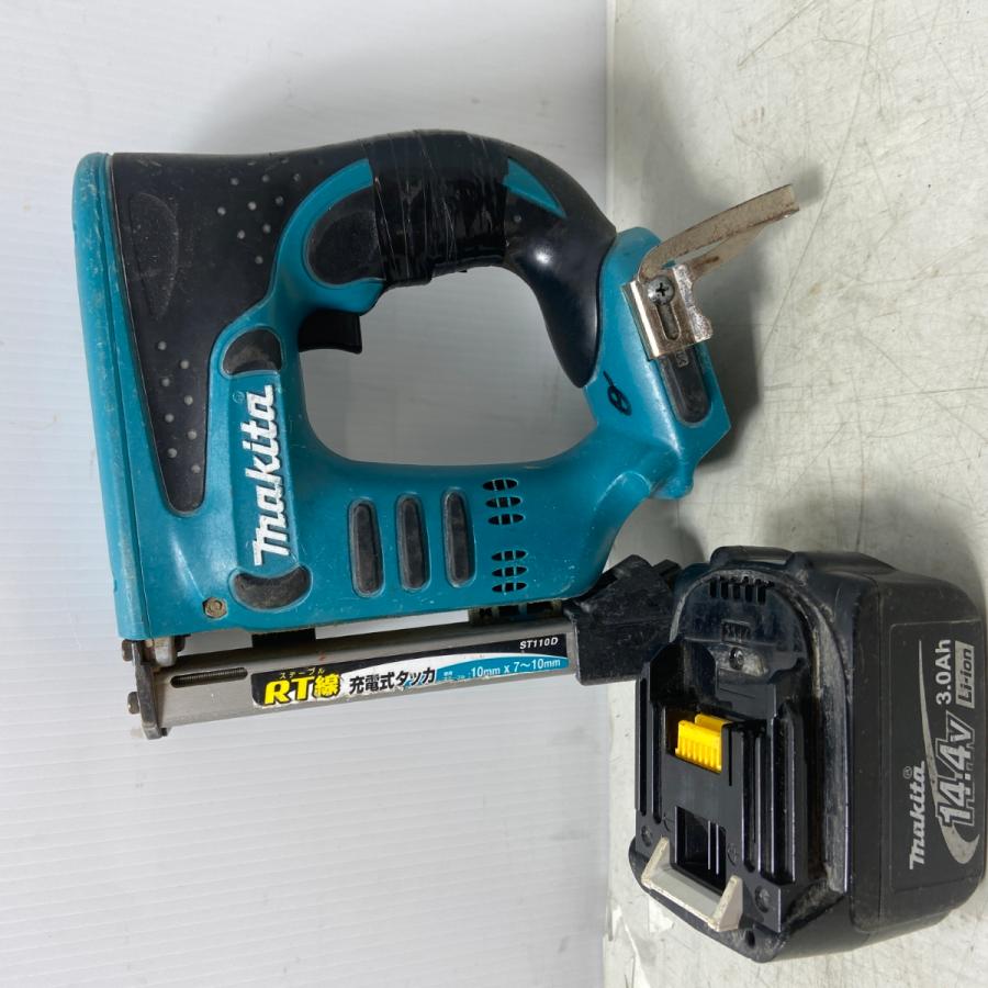 ΦΦ MAKITA マキタ 充電式タッカ 14.4v ST110D ブルー 傷や汚れあり 