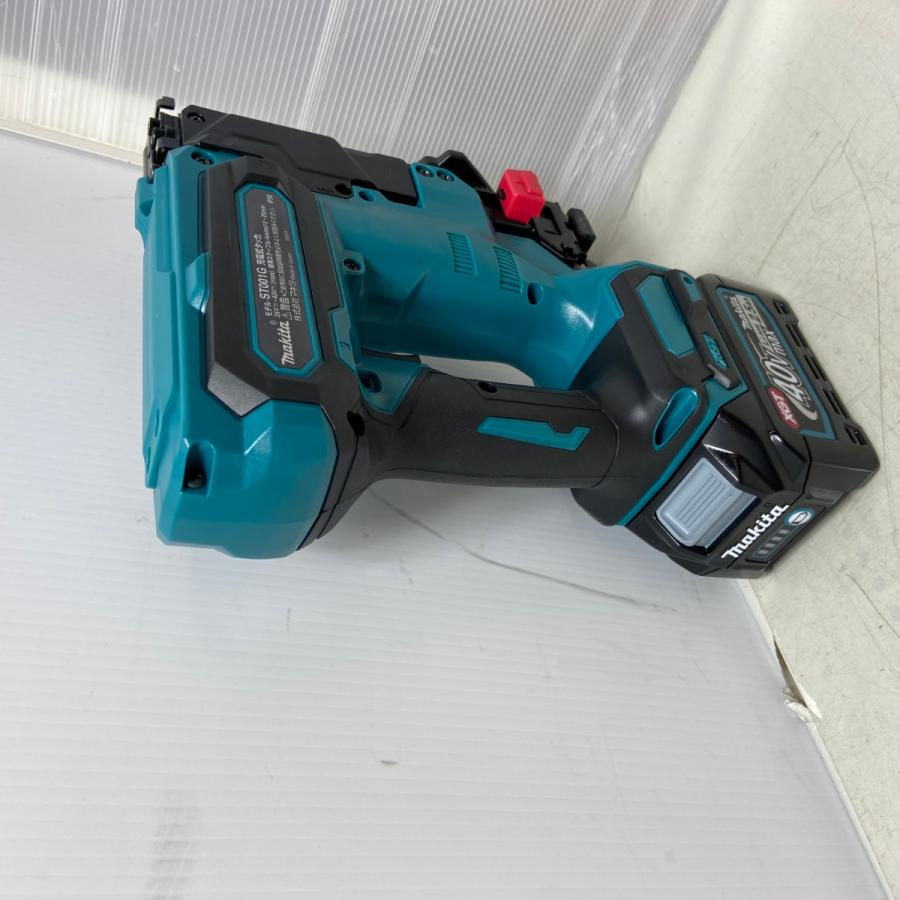 ΦΦ MAKITA マキタ 電動タッカ 40v 2.5Ah ST001GRDX ブルー 未使用に 