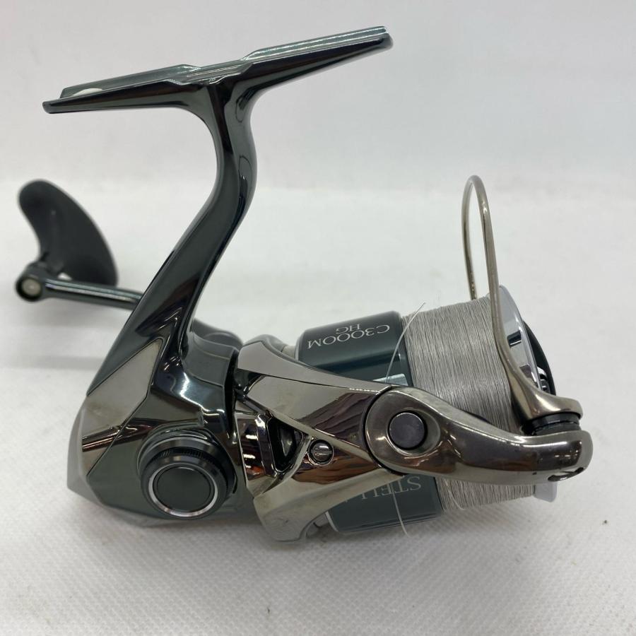 SHIMANO シマノ スピニングリール 22ステラ C3000MHG キズ有 箱付