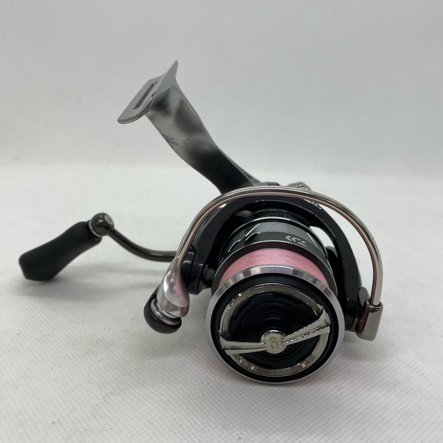 ΨΨ DAIWA ダイワ スピニングリール 18カルディア LT2000S 箱付 056036 やや傷や汚れありの画像