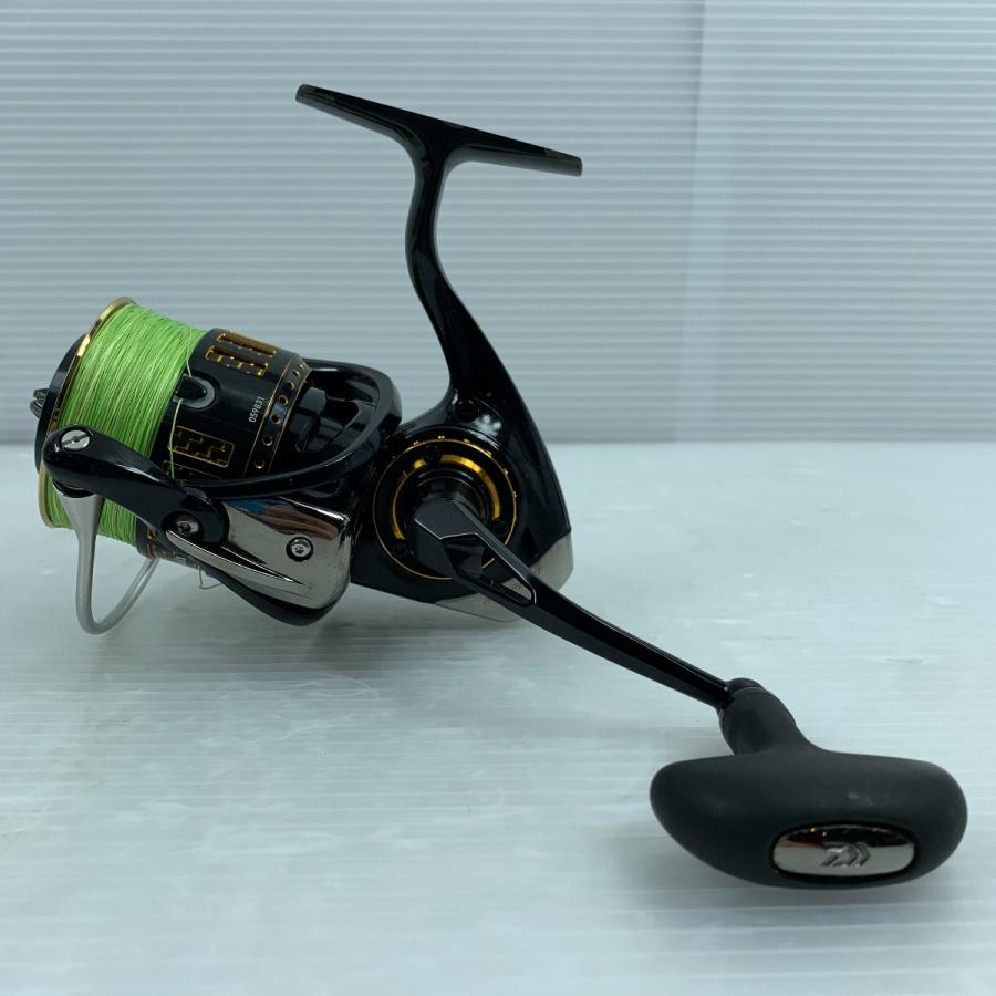 ττ DAIWA ダイワ スピニングリール 17モアザン 3012H 傷や汚れ ττ DAIWA ダイワ スピニングリール 17モアザン 3012H 傷や汚れ