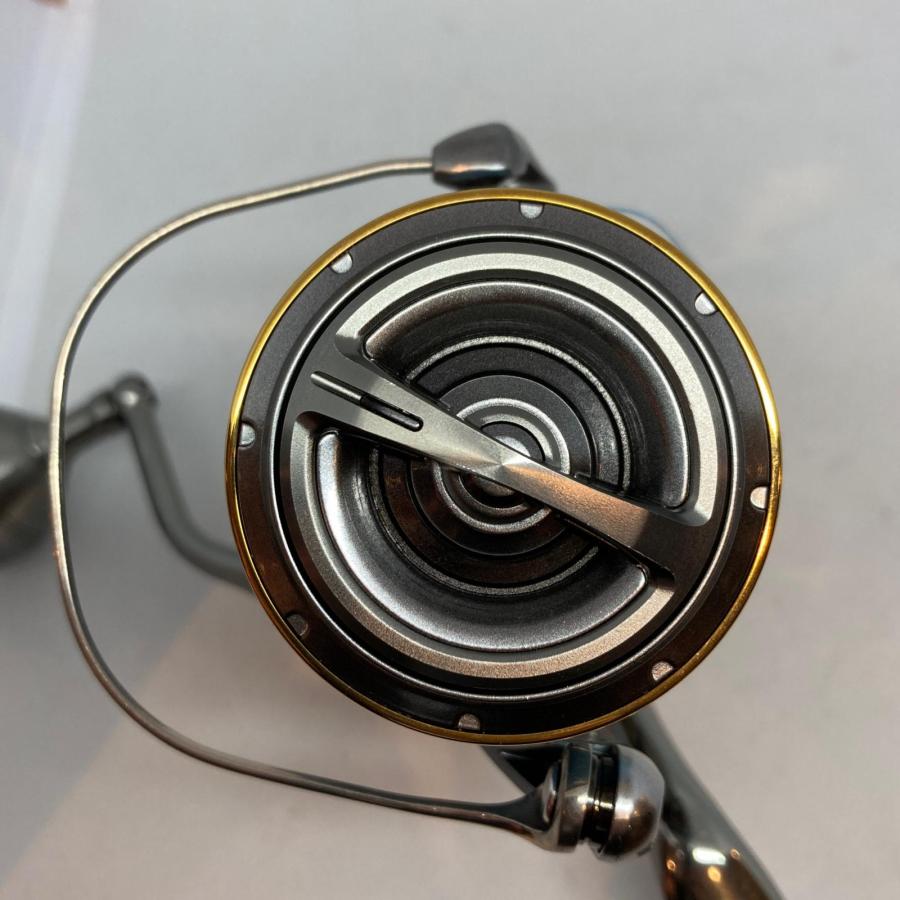 ττ SHIMANO シマノ スピニングリール 箱付 18ステラ C5000XG-J 03811 